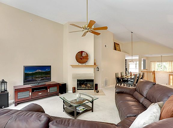 3rd image of 406 Cromwell Cir Unit 2