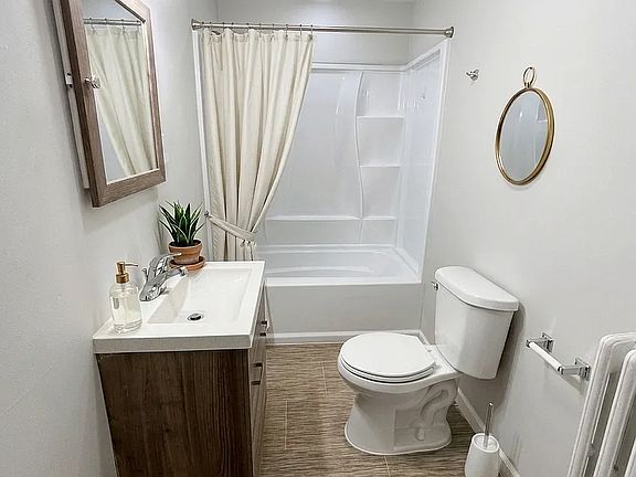 5th image of 129 Liverpool Ave #129