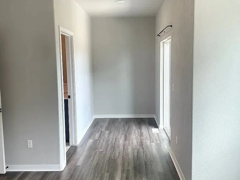 2828 Straus Ln — Photo 14