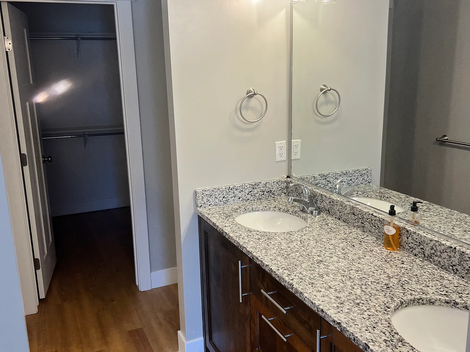 3 bed, 2.5 bath, 1625 sqft, $1,900 — Photo 4