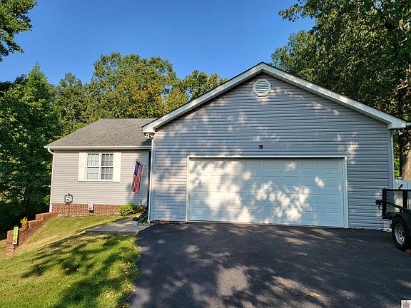 2nd image of 265 Green Oaks Ln