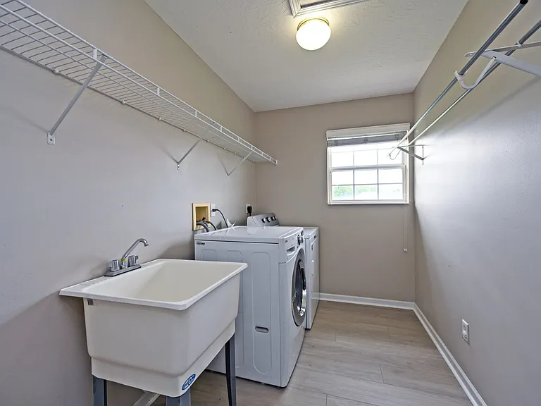 8097 Winding Creek Ct — Photo 37