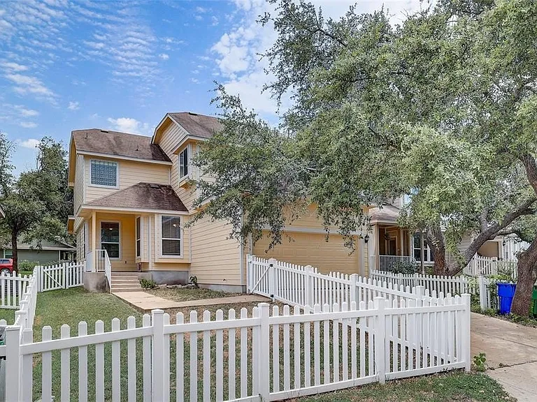 1115 Rawhide Trl — Photo 81