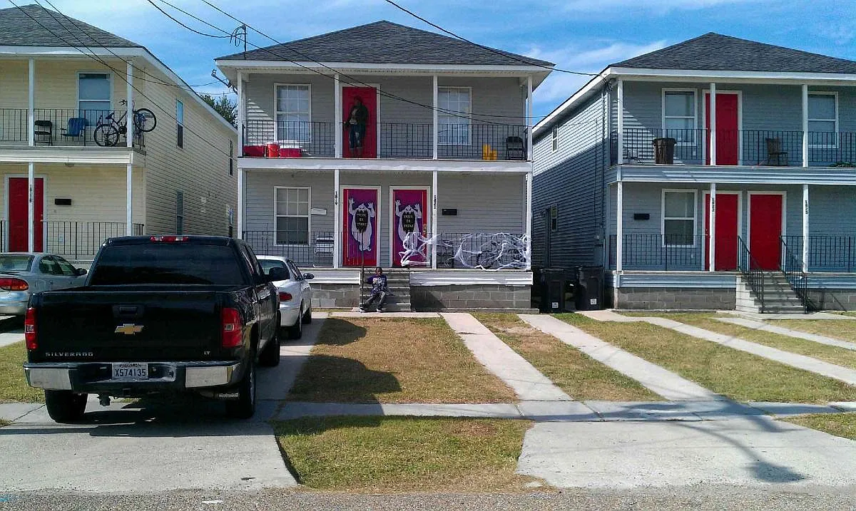 3 bed, 1100 sqft, $1,800 — Photo 1