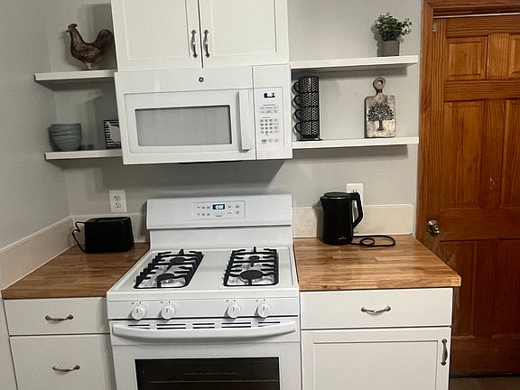 2nd image of 15 Dismonda St #1