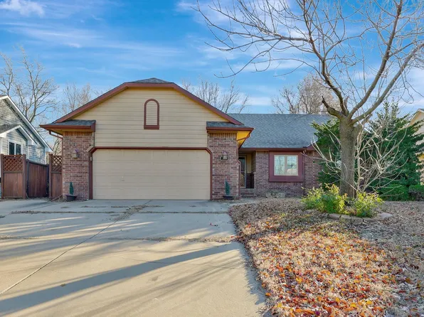 312 N Walnut Creek Dr, Derby, KS 67037
