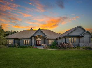 36055 Ravinia Park Blvd, Oconomowoc, WI 53066