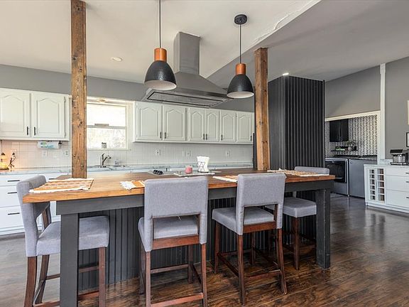 5th image of 1007 Stratford Dr