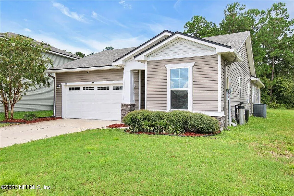 4 bed, 3.0 bath, 1896 sqft, $2,200 — Photo 2