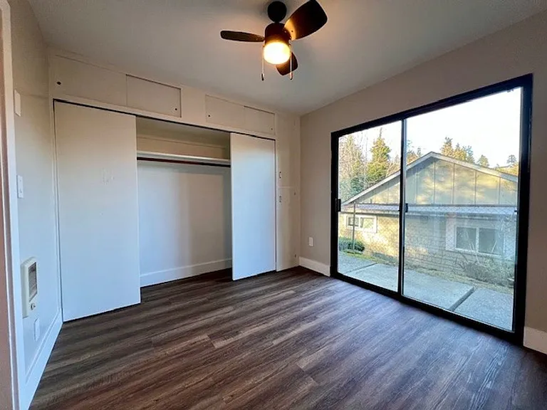 1127 S 10th St — Photo 20