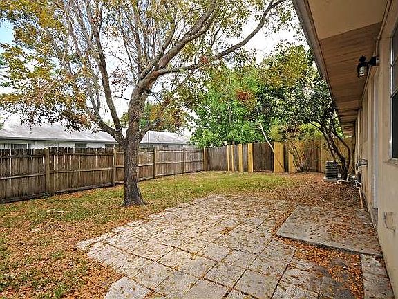 2nd image of 4759 Myrtle Dr