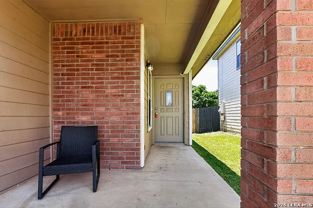 3 bed, 2.0 bath, 1196 sqft, $1,495 — Photo 2