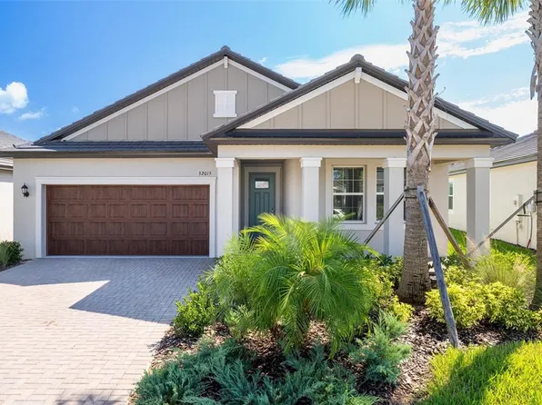 32015 Cannon Rush Dr, San Antonio, FL 33576