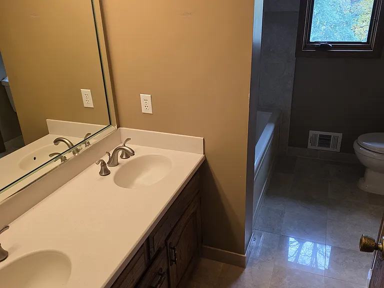 4110 Juneau Ln N — Photo 20