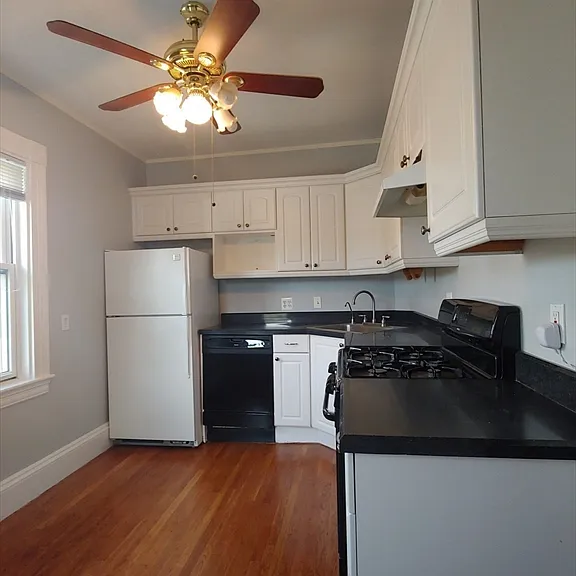 16 Walker St #2 — Photo 3