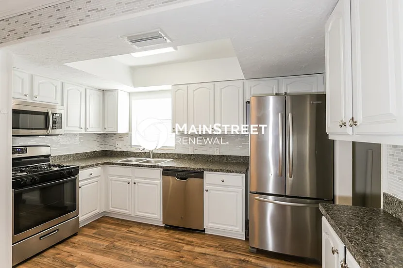 1833 Shore Acres Blvd Ne — Photo 3