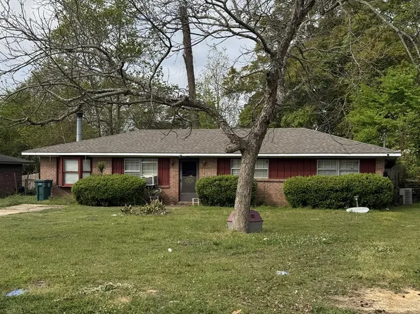 114 Fairlane Dr, Eufaula, AL 36027