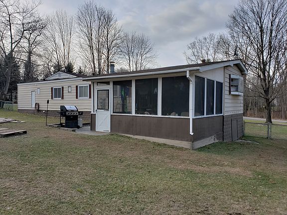 3rd image of 3 Cedar Ln