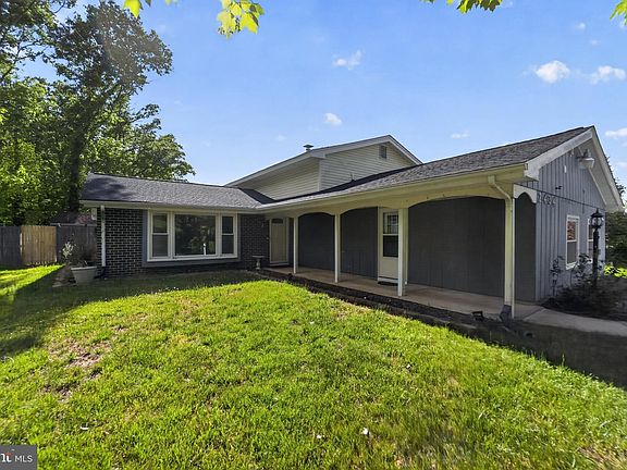 2nd image of 2434 Pinefield Rd