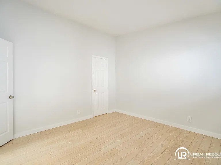 1750 S Treasure Dr #8 — Photo 21