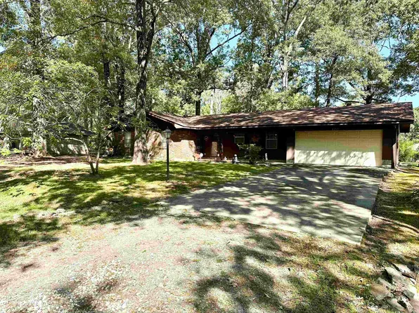 6211 Thrasher St, Pine Bluff, AR 71603