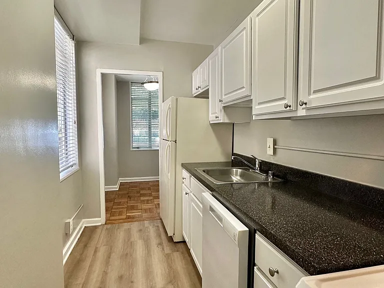Connecticut Park Apartments — Photo 42