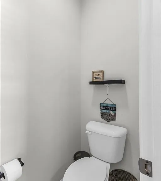 100 Regis Way — Photo 15