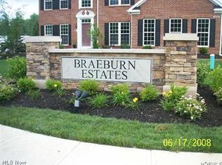 1 Braeburn Ct, Amherst, OH