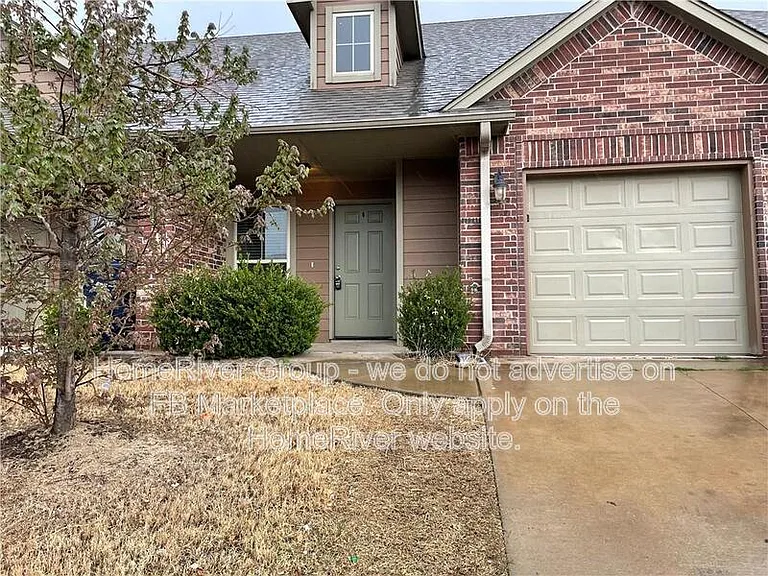 1004 SW 92nd St — Photo 1