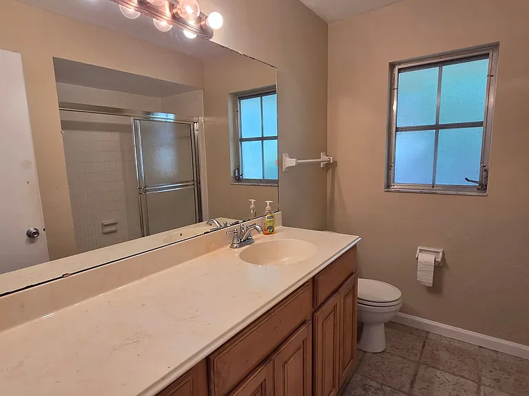 1876 Mid Ocean Cir — Photo 14