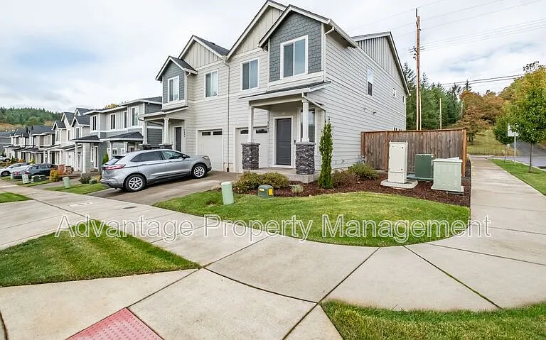 5587 NW Torchcrest Pl — Photo 3