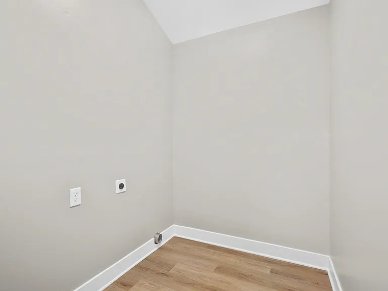 128 S Elm Ave #A — Photo 7