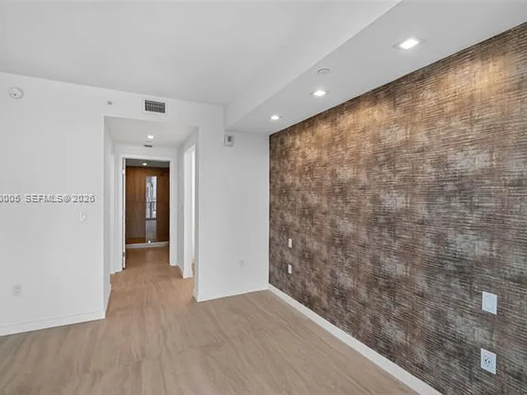 77 5th St #4202 — Photo 20