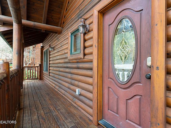 5th image of 1734 Summit View Way