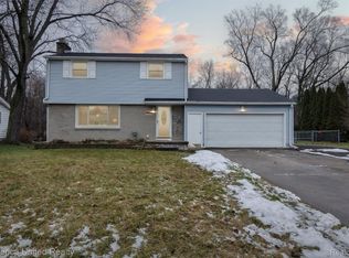 1012 E Thomas L Pkwy, Lansing, MI 48917