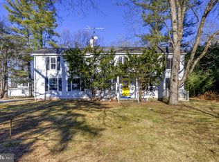 25 Elm Ridge Rd, Pennington, NJ 08534