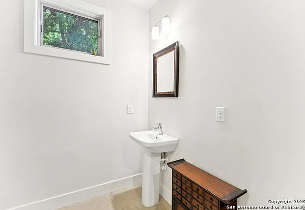 135 Cedar St #105 — Photo 6