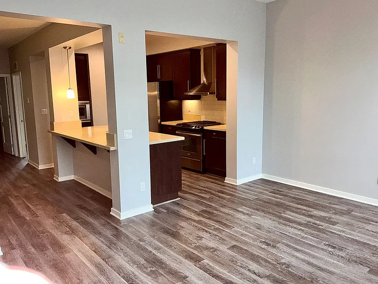 537 W Maple Ave — Photo 36