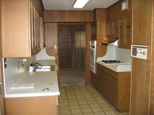 4th image of 3614 ROCK VIEW