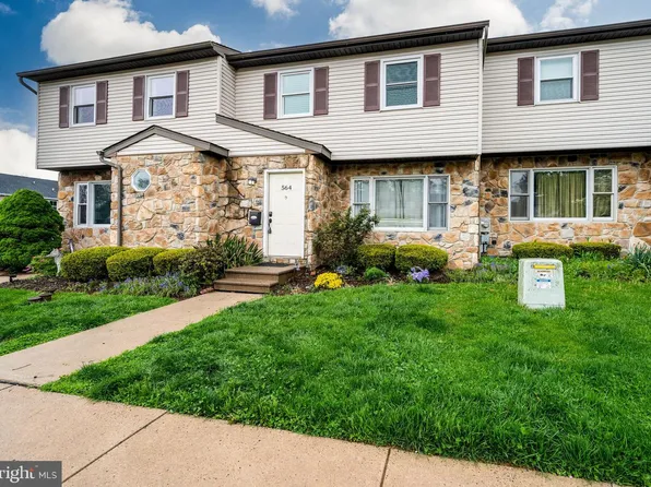 564 E Linden St, Fleetwood, PA 19522