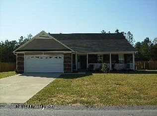 183 Hampton Dr, Raeford, NC 28376