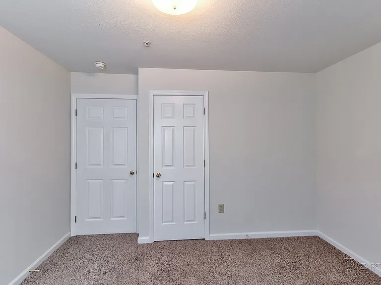 Plymouth Ridge Apartments — Photo 11