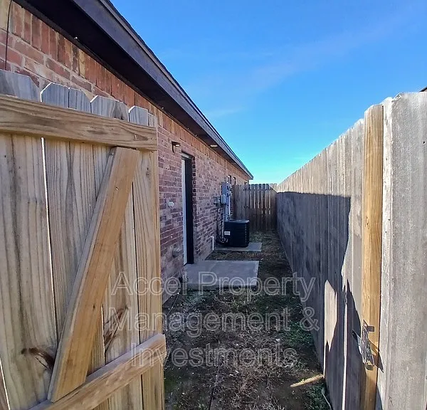 1805 Cari Nicole Ave #1 — Photo 22