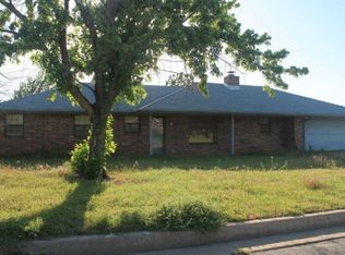 902 N Aspen Ln, Hinton, OK 73047