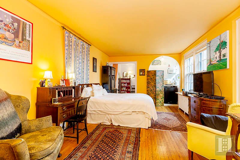 2nd image of 10 Mitchell Pl APT 13E