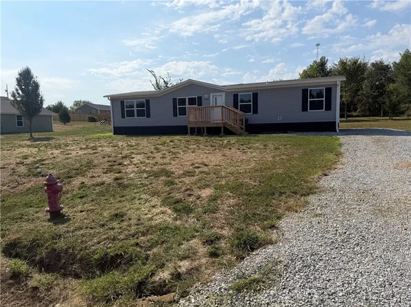 7892 Blockade Vlg N, Seligman, MO 65745