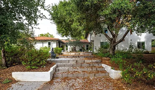820 Foothill Ln Photo 1