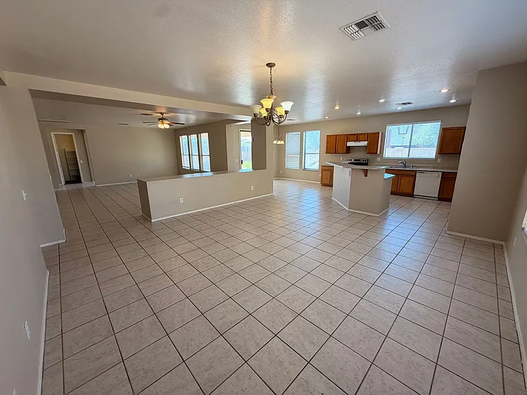 9817 W Las Palmaritas Dr — Photo 5