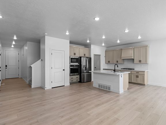 2nd image of 2770 W Aurora Ave