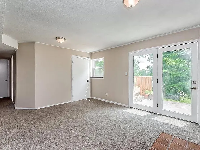 405 E Kings Gate Rd — Photo 15